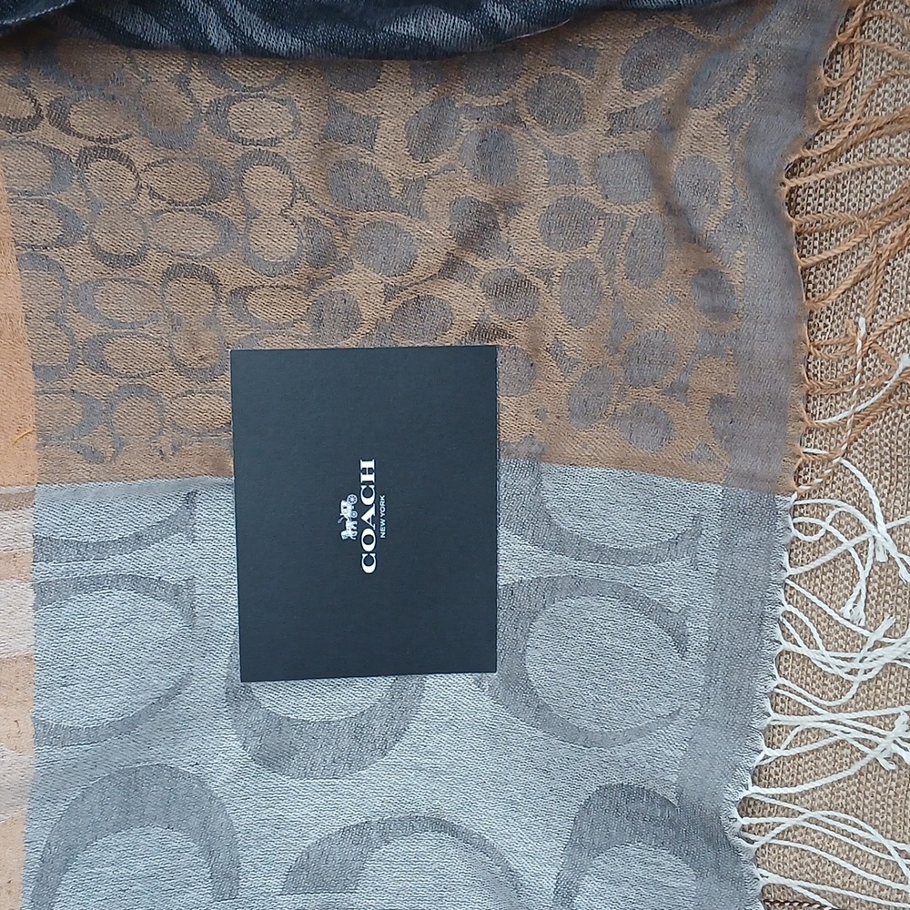 COACH MULTI COLORED Patchwork Line SIGNATURE C Stylish Patterned WOOL Scarf - Picture 5 of 9